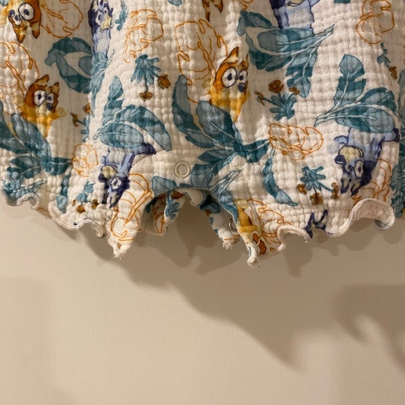 Bluey 2 Piece Baby Girl Romper Set with Hat 18 months - Picture 6 of 12